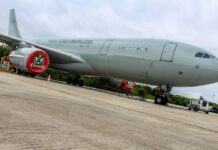 Sexto avião com brasileiros repatriados chega ao Rio de Janeiro