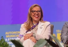 Câmara de Ibicaraí afasta prefeita e convoca vice para tomar posse