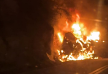 Caminhão tomba e pega fogo na BR-116, e trânsito fica parcialmente bloqueado entre Jequié e Manoel Vitorino